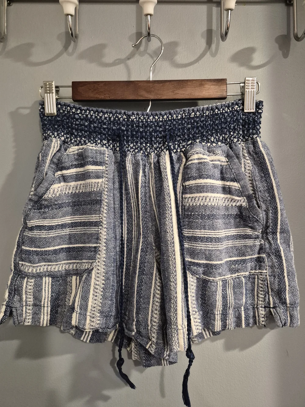 Westbound Linen Blend Blue and Cream Striped High-Waist Pull-On Shorts - Picture 1 of 4